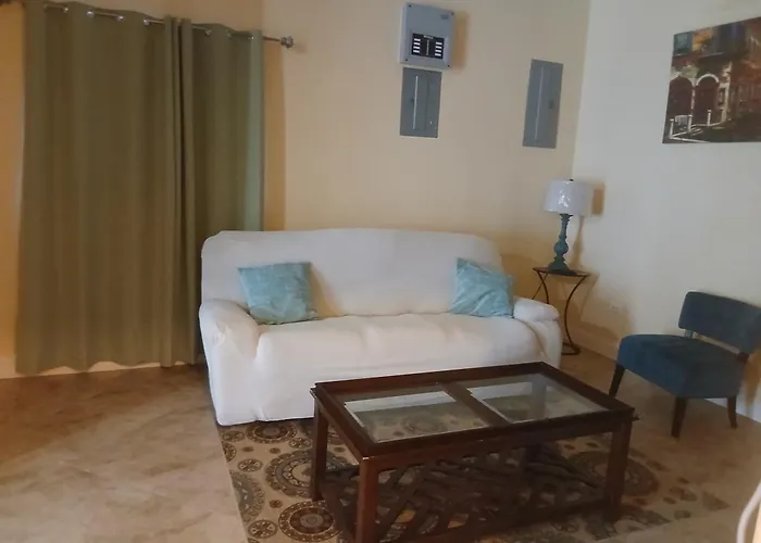 Toniqueluxeguesthouse * Montego Bay